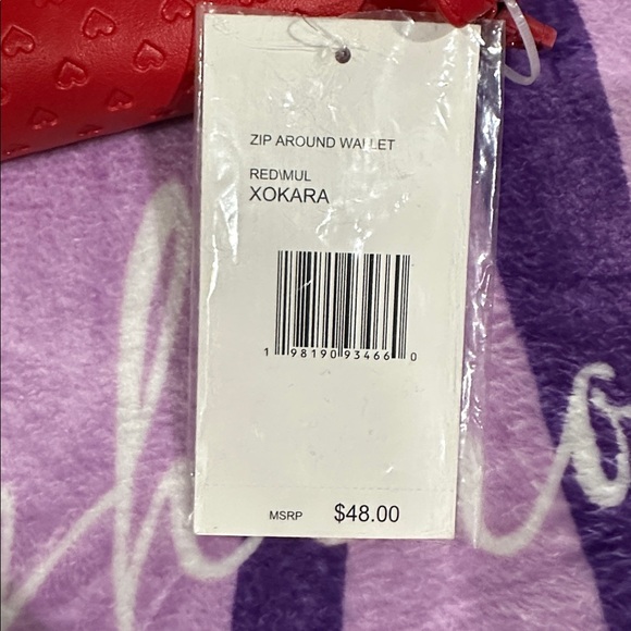 Betsey Johnson XOKARA Red Bow Heart Zip Around Wallet - Picture 4 of 5